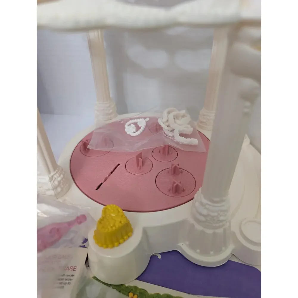 Vintage 1983 Kenner Glamour Gals Wedding Day Playset in Original Box
